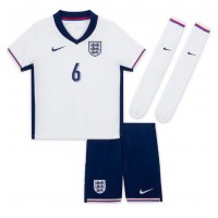 Camiseta Inglaterra Marc Guehi #6 Primera Equipación para niños Eurocopa 2024 manga corta (+ pantalones cortos)